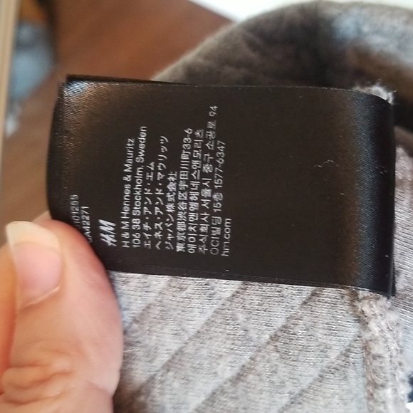 10/$10    H&M Grey Skirt M Divided - Picture 6 of 7